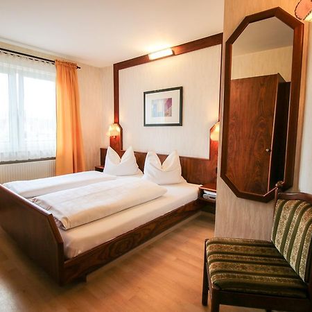 Hotel-Restaurant Und Gaestehaus Loewen Süßen 外观 照片