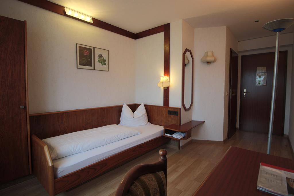 Hotel-Restaurant Und Gaestehaus Loewen Süßen 外观 照片