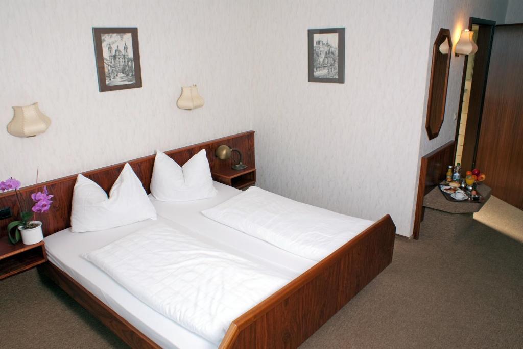 Hotel-Restaurant Und Gaestehaus Loewen Süßen 外观 照片