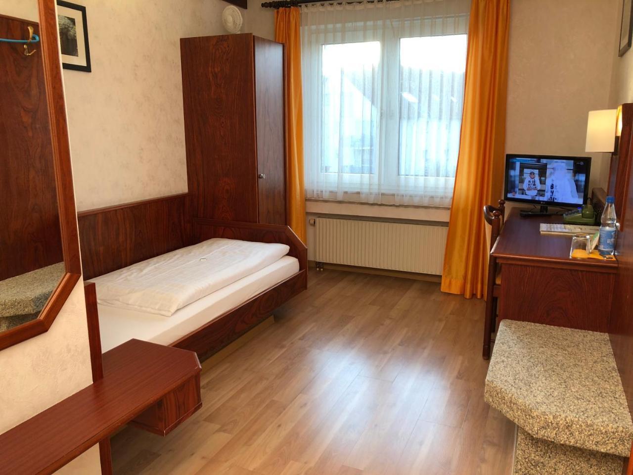 Hotel-Restaurant Und Gaestehaus Loewen Süßen 外观 照片