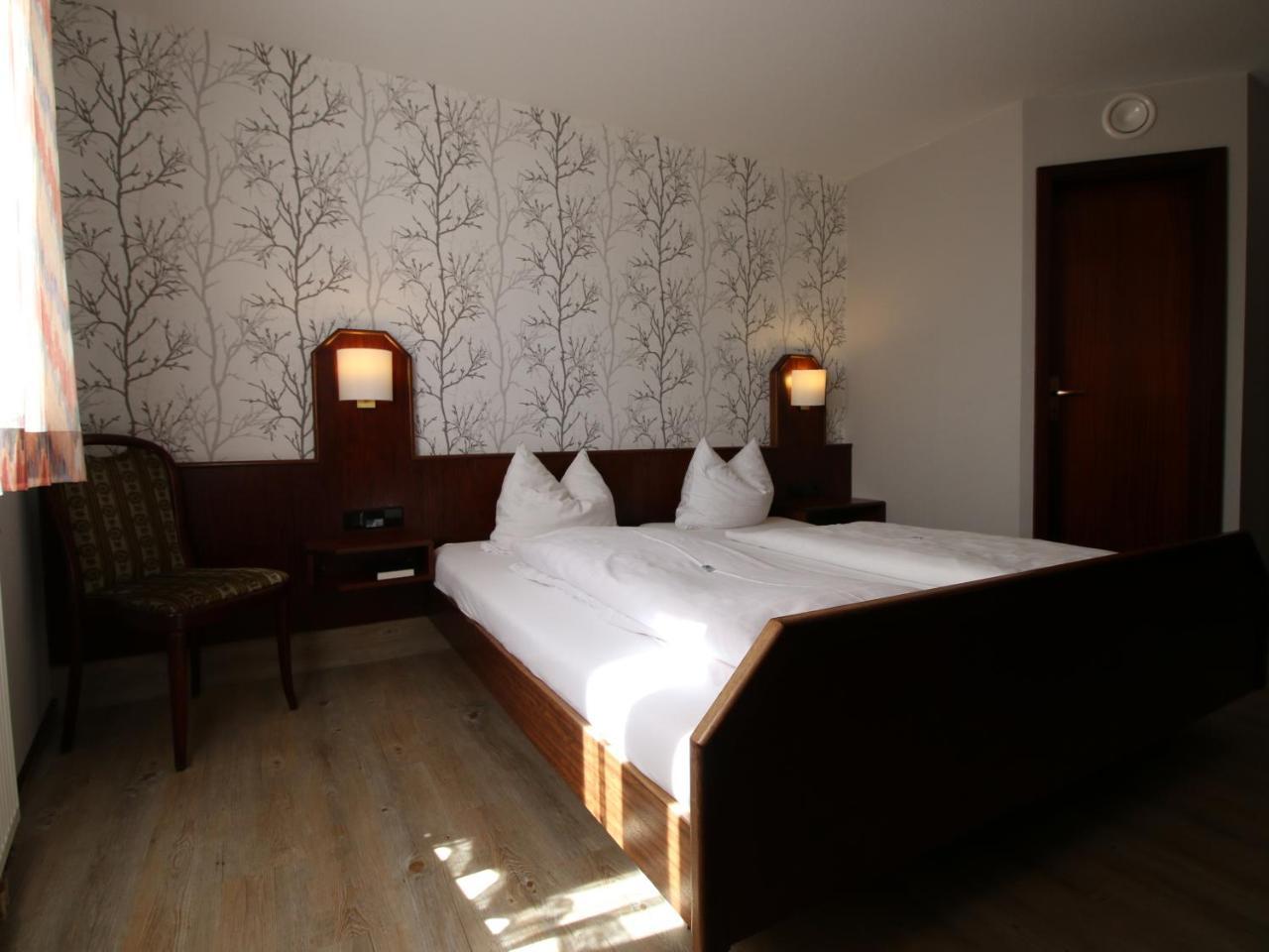 Hotel-Restaurant Und Gaestehaus Loewen Süßen 外观 照片